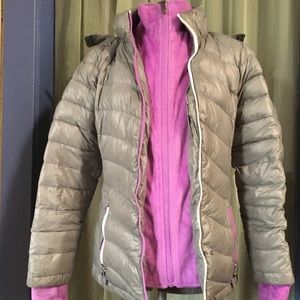 A warm coat Size L for kids and S for adults.